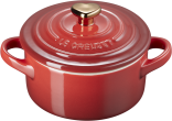 Le Creuset Mini Cocotte mit Herzknopf in kirschrot