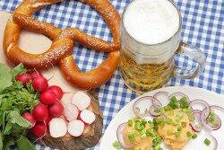 Bier, Bretzel und Backhendl