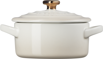 Le Creuset Mini Cocotte mit Herzknopf in meringue