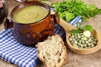 Erbsensuppe_Brot_kk