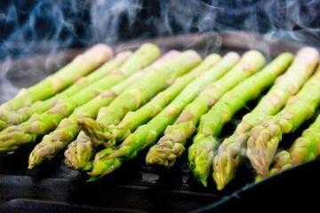 Spargel_auf_dem_grill_kk