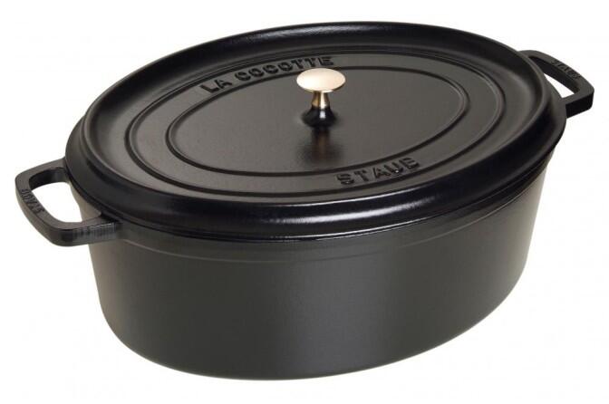 Staub Gänsebräter oval aus Gusseisen in schwarz