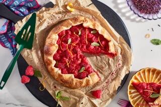 Galette mit Himbeeren und Hibiskus