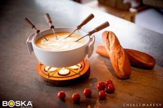 Käsefondue mit Baguette