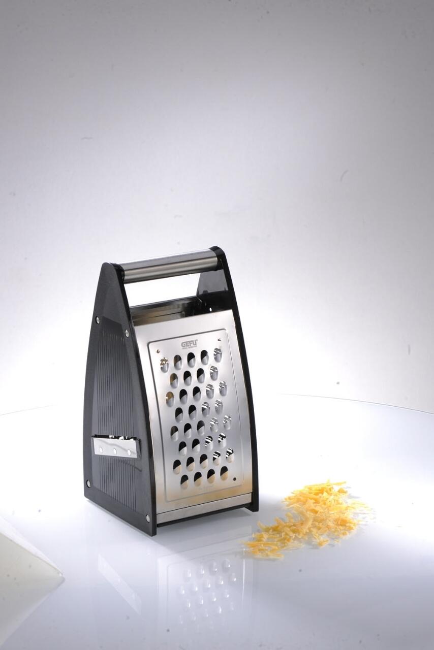 GEFU Vierkantreibe QUINTO Edelstahl Küchenreibe mit geriebenem Käse