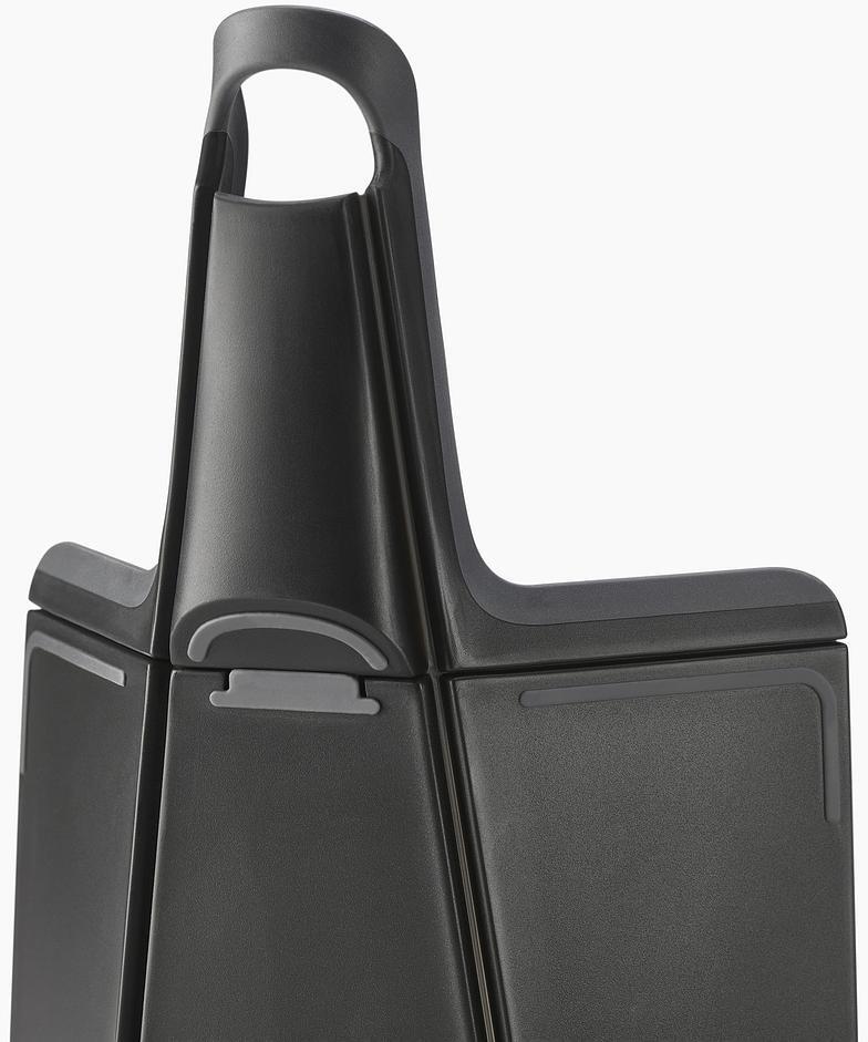 Joseph Joseph Chop2Pot Plus faltbares Schneidebrett schwarz mit Griff