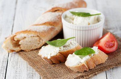 Frischkaese_Baguette