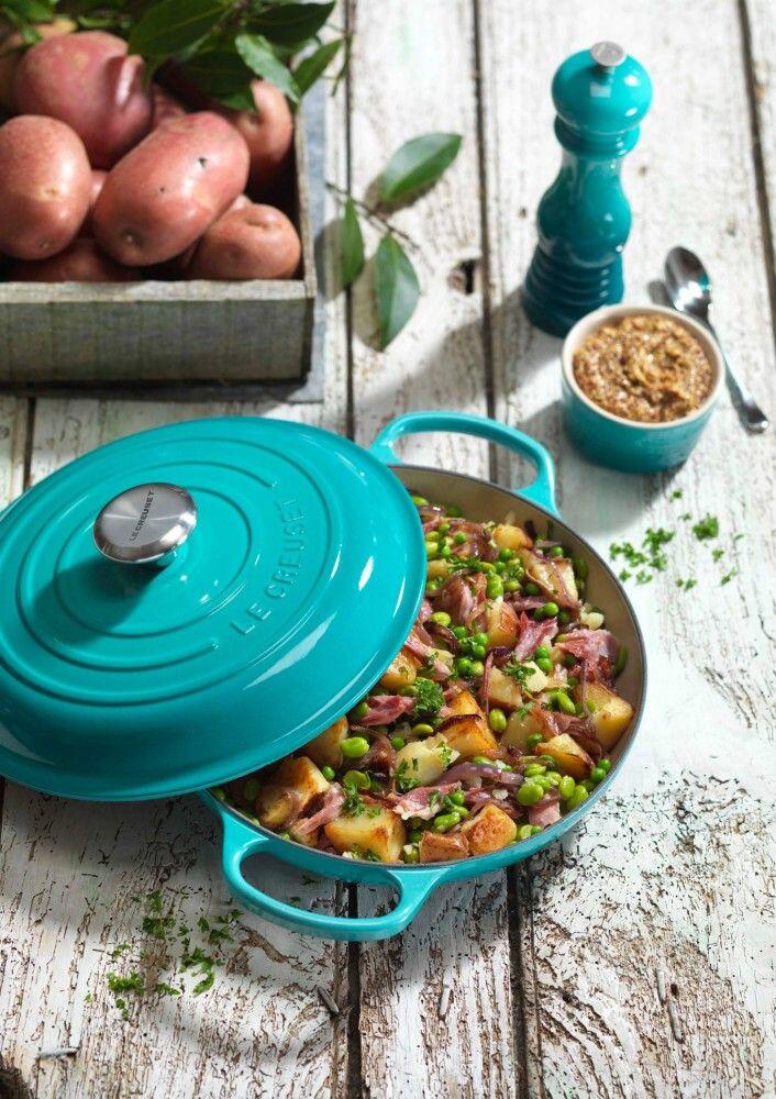 Le Creuset Gourmet-Profitopf Signature 26 cm türkis mit Gemüsegericht