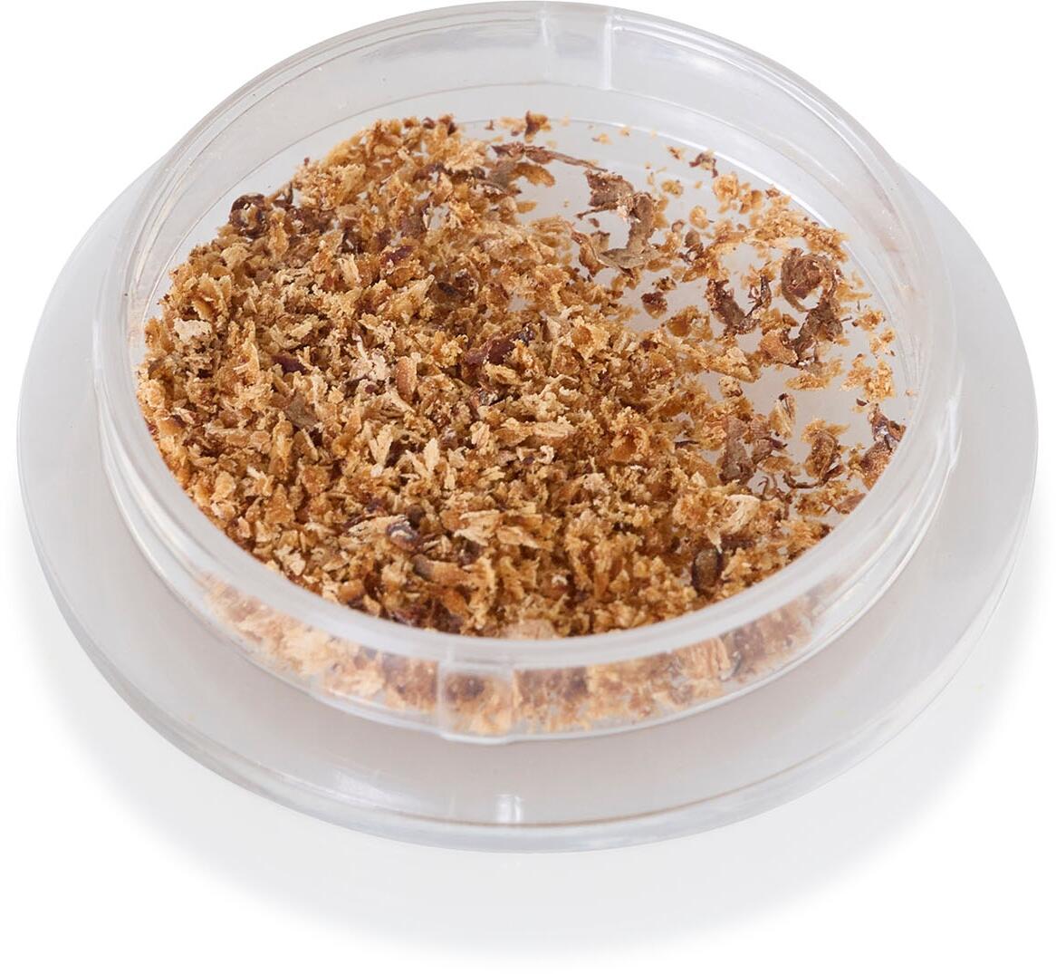 AdHoc Muskatino Muskatmühle schwarz mit frisch geriebener Muskatnuss