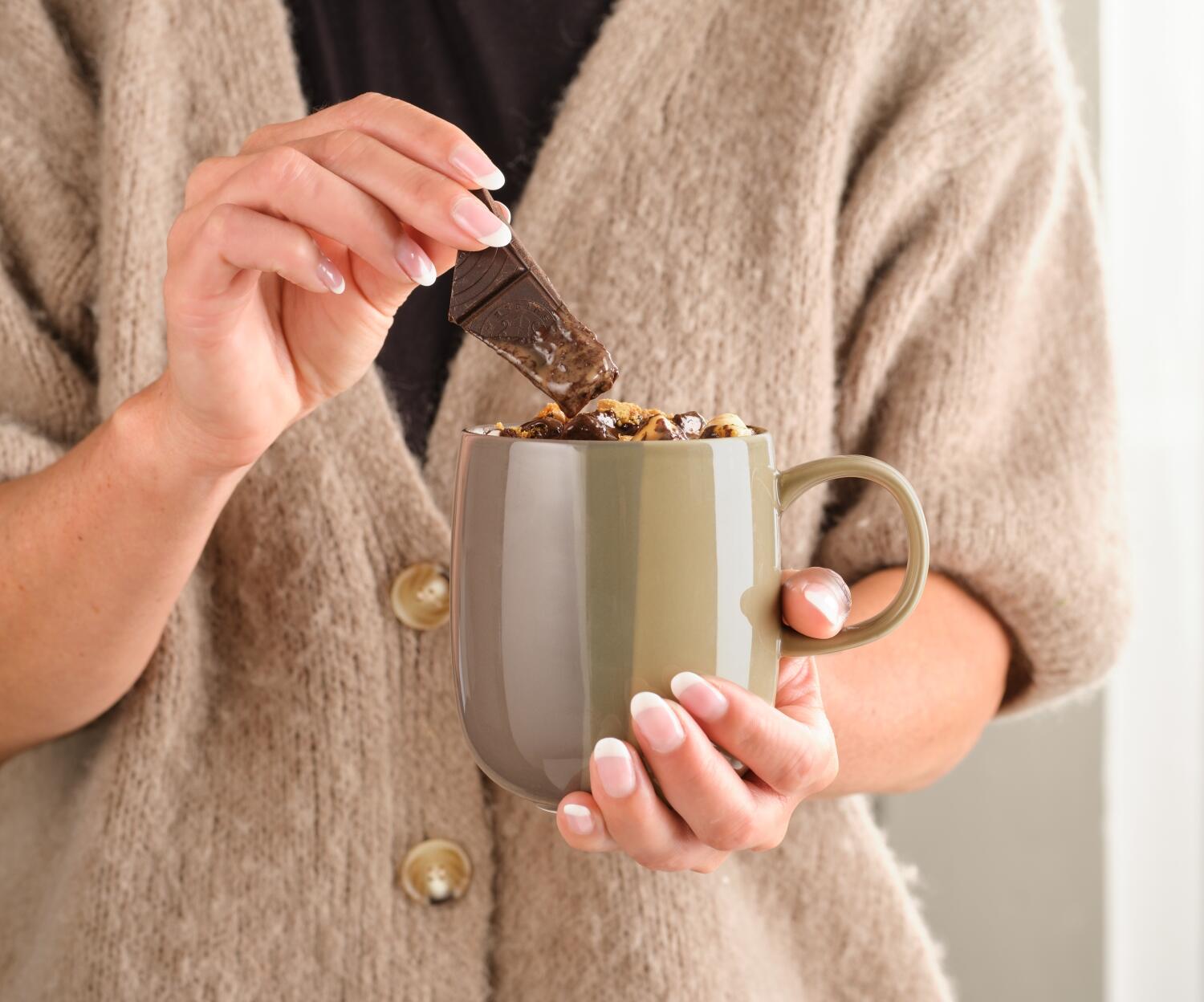 ASA Henkelbecher Joy toffee, Tasse mit Kakao und Schokolade