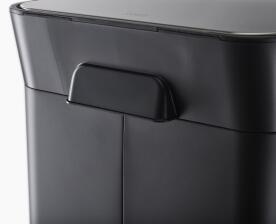 Joseph Joseph Titan Abfallsammler mit Pressfunktion in Carbon Schwarz