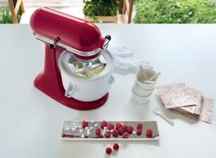 KitchenAid Küchenmaschine ARTISAN 175PS in creme mit Speiseeismaschine