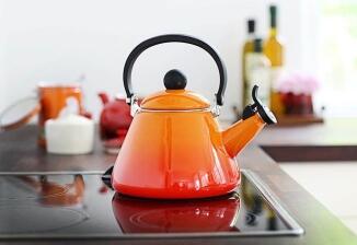 Le Creuset Wasserkessel Kone ofenrot