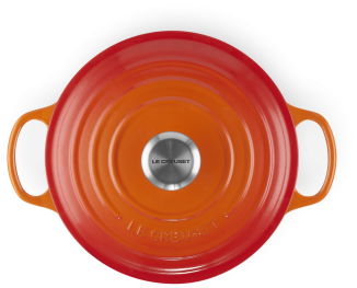 Le Creuset Sauteuse Signature aus Gusseisen in ofenrot