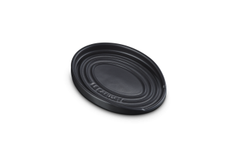 Le Creuset Löffelablage oval, 16 cm in schwarz matt