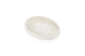 Le Creuset Löffelablage oval, 16 cm in meringue