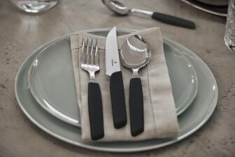 Victorinox Swiss Modern Besteck-Set mit Steakmessern, 12-teilig, schwarz