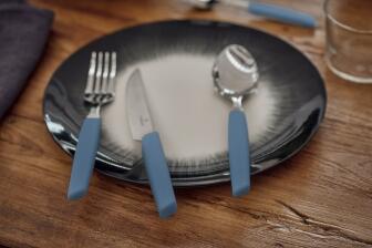 Victorinox Swiss Modern Besteck-Set mit Steakmessern, 12-teilig, kornblumen-blau