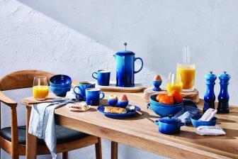 Le Creuset Eierbecher mit Standfuß in azure