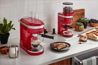 KitchenAid Halbautomatische Espressomaschine ARTISAN in empire rot