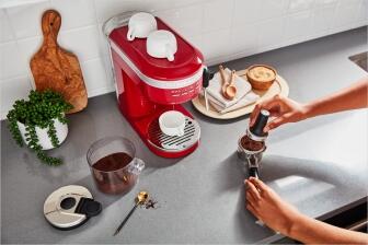 KitchenAid Halbautomatische Espressomaschine ARTISAN in empire rot