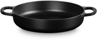 Le Creuset Servierpfanne Signature mit zwei Griffen in schwarz matt