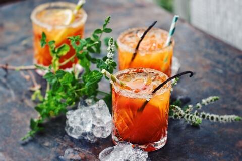 RCR_LeopoldzDeli_Glaeser_Drinks_KochForm_3000_2000.jpg