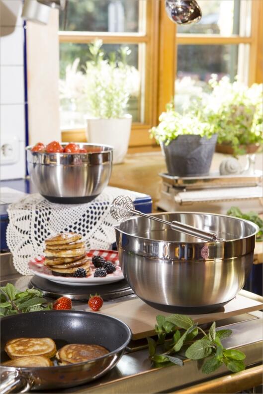 Rösle Quirlbesen für Teig in Edelstahl-Schüssel Küche