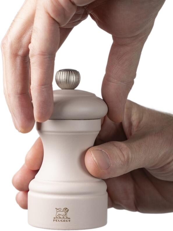 Peugeot Salzmühle Bistro Z blütenrosa Hand dreht Mahlwerk