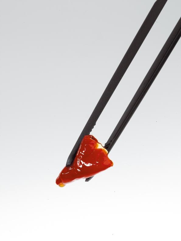 GEFU Multipinzette PICCOLINO hält Sauce präzise beim Anrichten