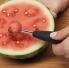 OXO Good Grips Melonenausstecher sticht Wassermelonen-Kugeln aus