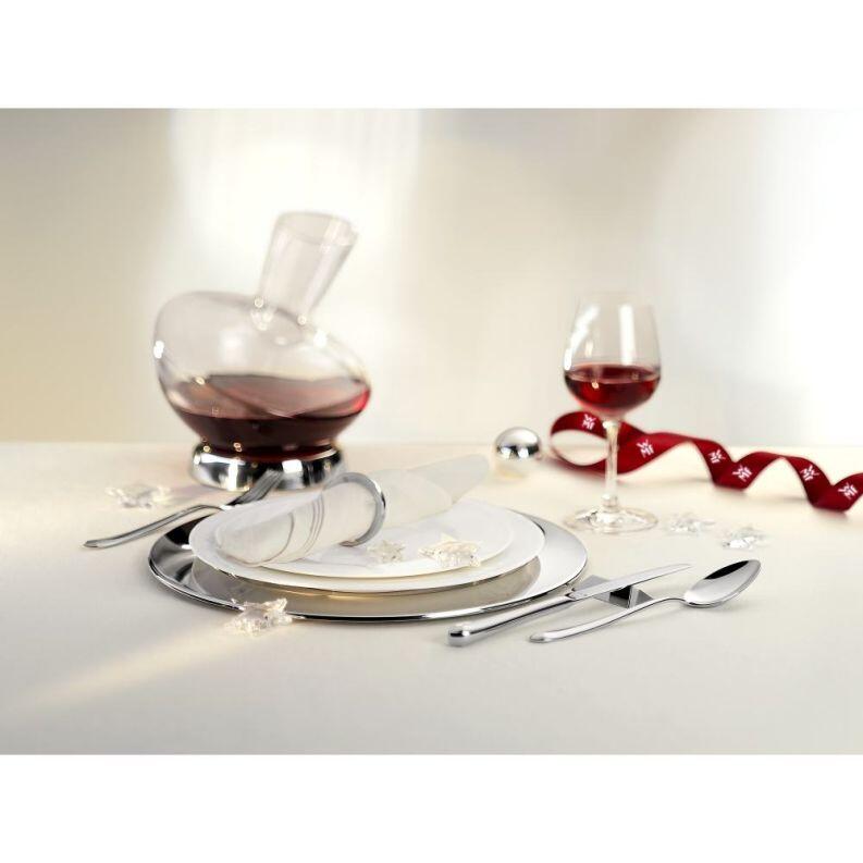 WMF Wein-Wasserkaraffe JETTE Weindekanter mit Rotwein auf Tischgedeck