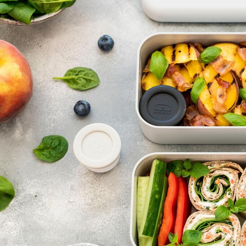 Monbento Saucendöschen MB Temple S grau/schwarz 2-tlg in Lunchbox