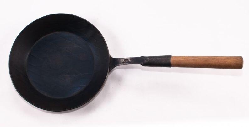 Aberl Eisenpfanne mit Holzgriff