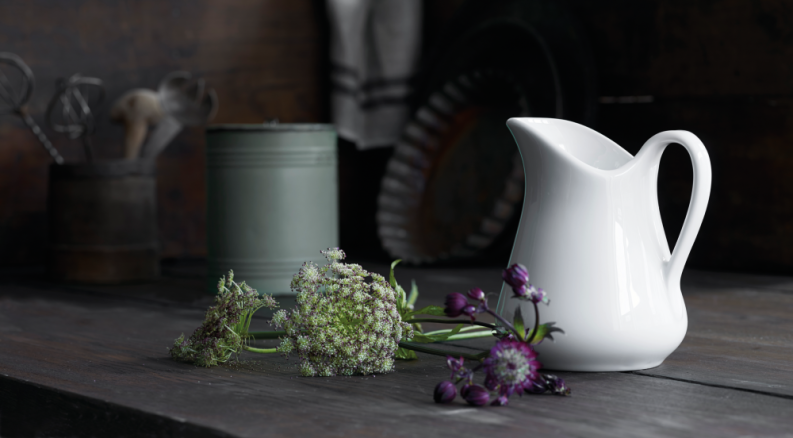 Pillivuyt Milchkanne Mehun weiße Porzellan-Kanne mit Ausguss und Henkel