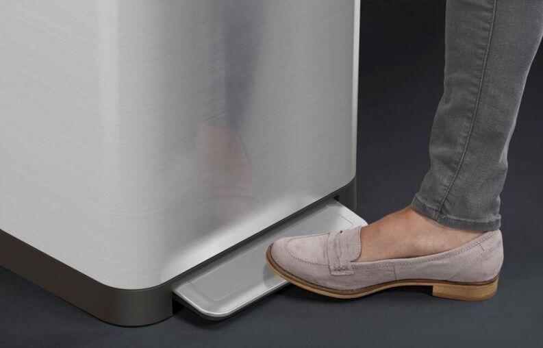 Joseph Joseph Titan Abfallsammler Edelstahl mit Pedal und Pressfunktion