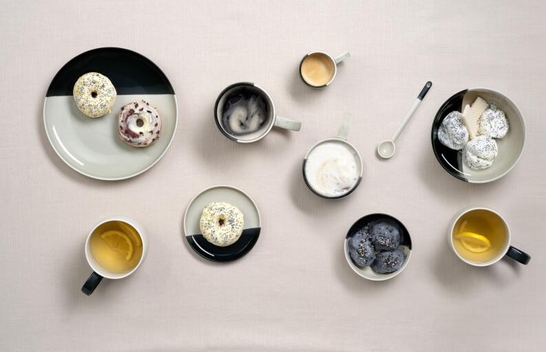 ASA Joy Espressotasse black currant smoothie mit Donuts und Kaffee