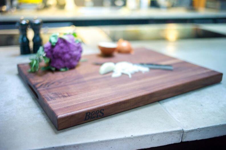 Boos Blocks Schneidebrett BBQ aus Walnuss, 4 cm