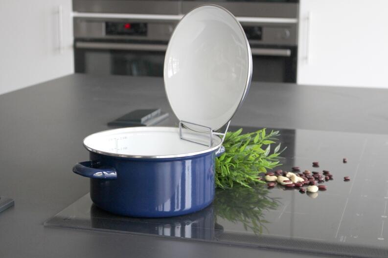 ELO Universal-Topfdeckelhalter 2er-Set mit Topf und Deckel in Küche