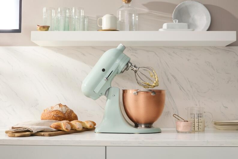 KitchenAid ARTISAN Blossom Küchenmaschine 4,7 L mit Kupferschüssel