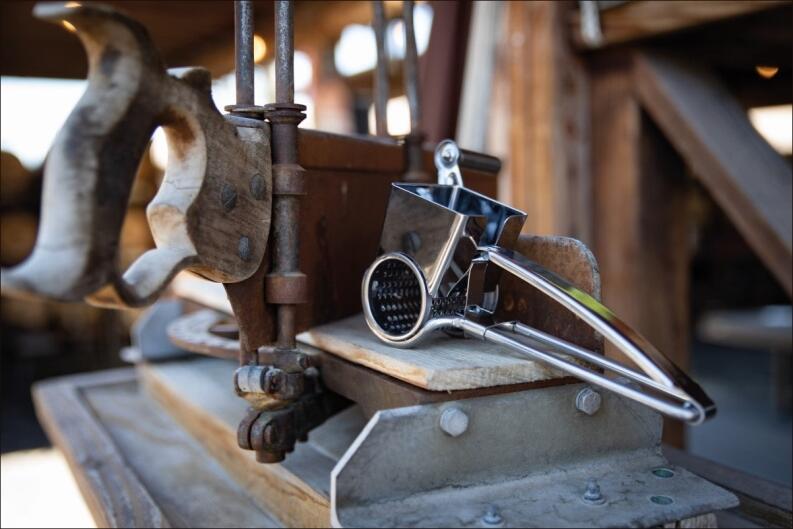 Boska Käsereibe Romano Edelstahl Handreibe für Parmesan