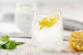 Holunder-Minz-Limonade