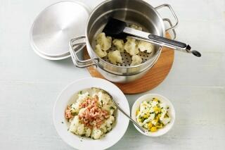 Gedämpfter Blumenkohl mit Garnelen und Eiersalat