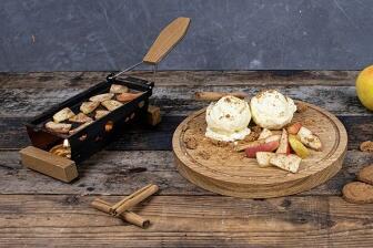 Süßes Raclette mit Apfel, Zimt, Spekulatius und Vanilleeis