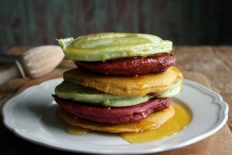 Regenbogen Pancakes