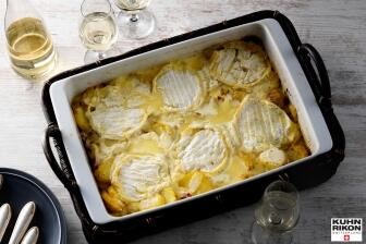 Französisches Kartoffel-Käse-Gratin Tartiflette Savoyard