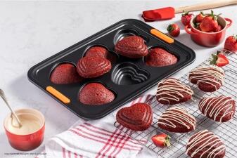 Red-Velvet-Cupcakes mit Frosting