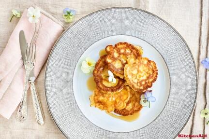 Pancakes mit Ahornsirup